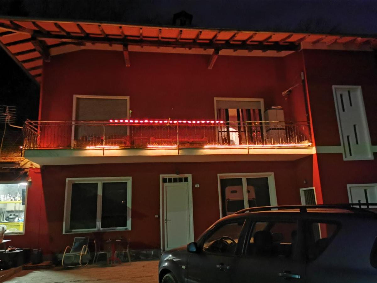 The Horse Hotel Pogno Exterior photo